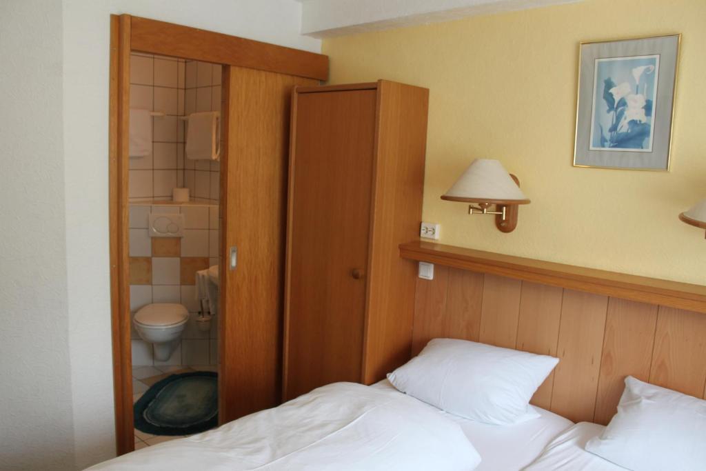 Gasthof Jäger Heppenheim  Zimmer foto